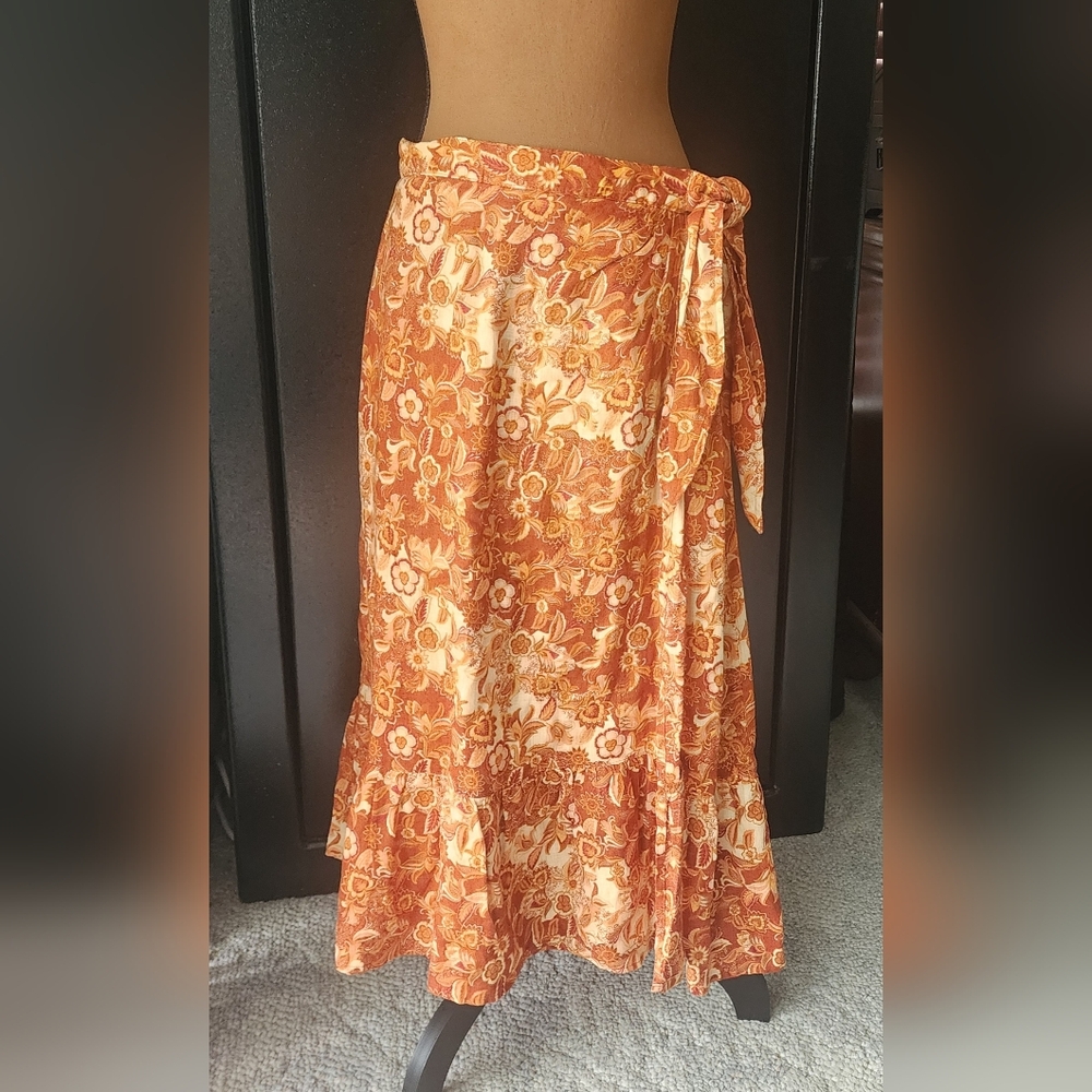 Nicole Miller 100% linen orange and cream floral midiskirt with POCKETS